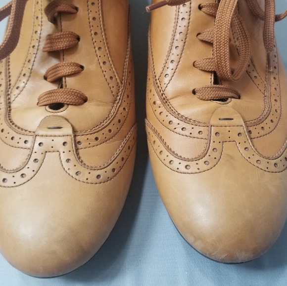 Louis Vuitton tan leather sneaker - Picture 5 of 7